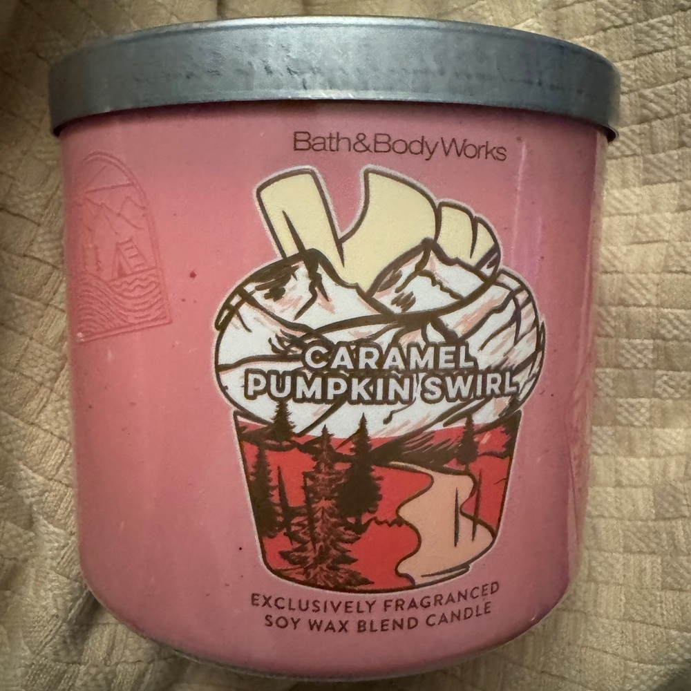 Bath & Body Works Caramel Pumpkin Swirl Candle - Pink and Silver